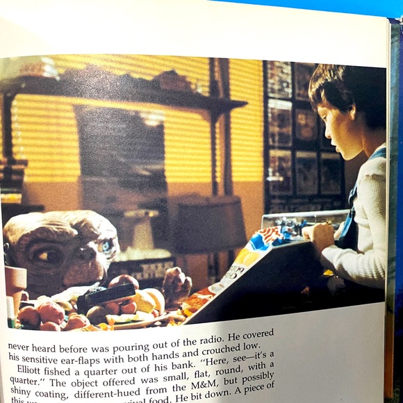 E.T. THE EXTRA TERRESTRIAL STORYBOOK HARDCOVER VTG 1982 STEVEN SPIELBERG - Picture 3 of 10
